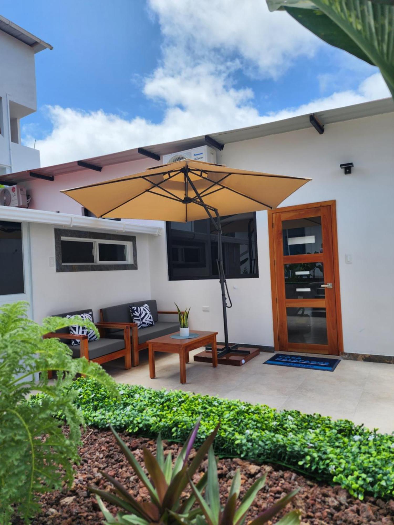 Casa Galapagos By Hostal Fragata Puerto Ayora  Eksteriør billede